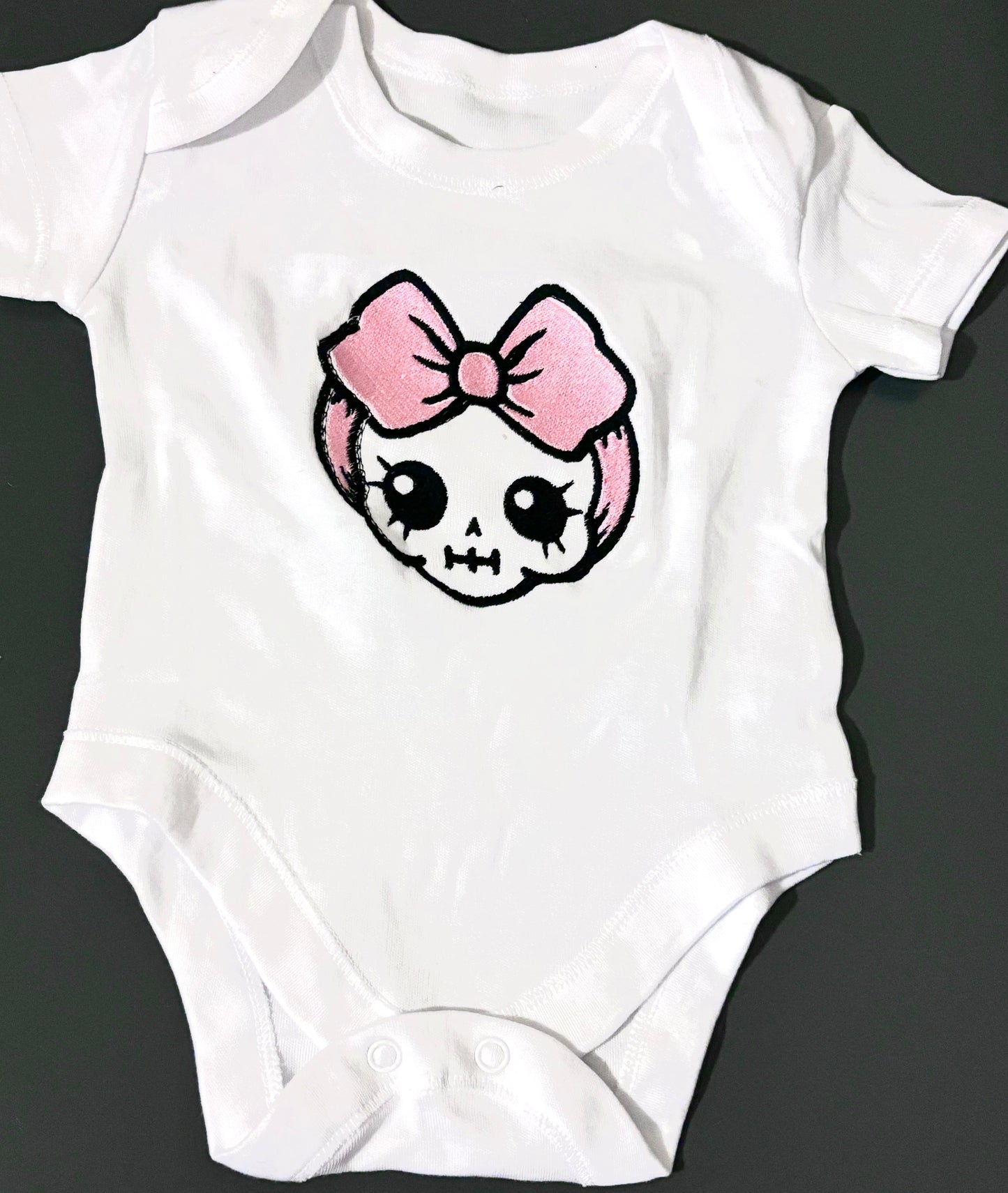 Embroidered baby clothes 